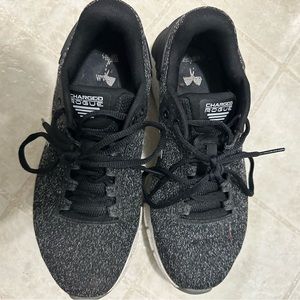 Under armor charged rogue size size 8 womens